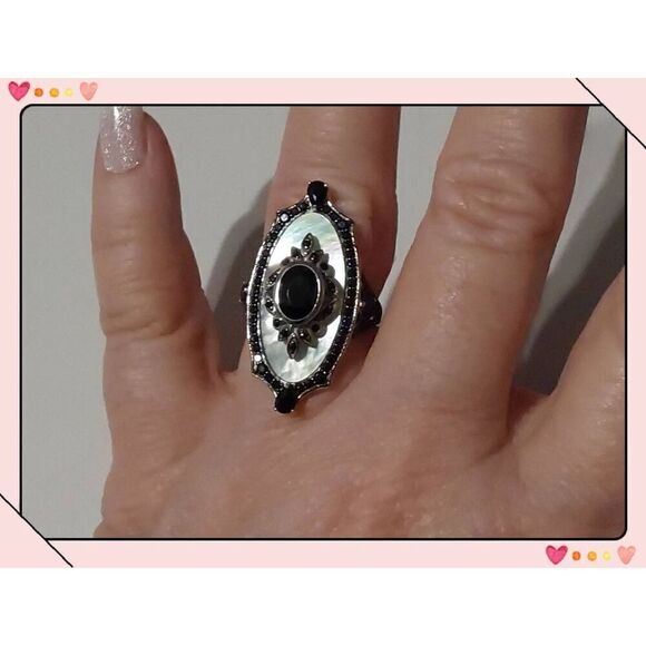 Stunning 3Ct. Mother of Pearl & Black Spinel Gemstone Victorian Design Ring Sz 8 - Picture 3 of 7